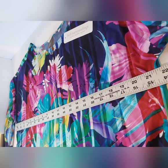 Soft Surroundings Vibrant Floral Blouse M - Picture 4 of 6